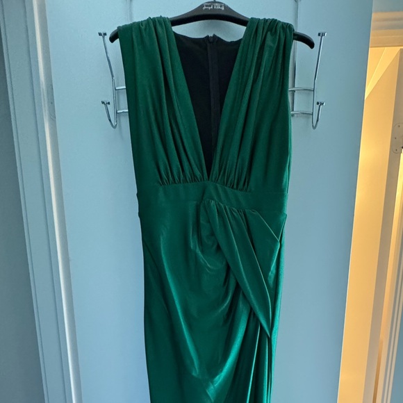 Fitted Joseph Ribkoff gown - Picture 2 of 4